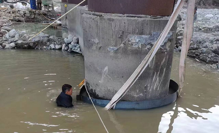 水下桥墩加固